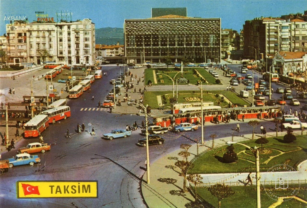 Taksim kartpostalı, 1977