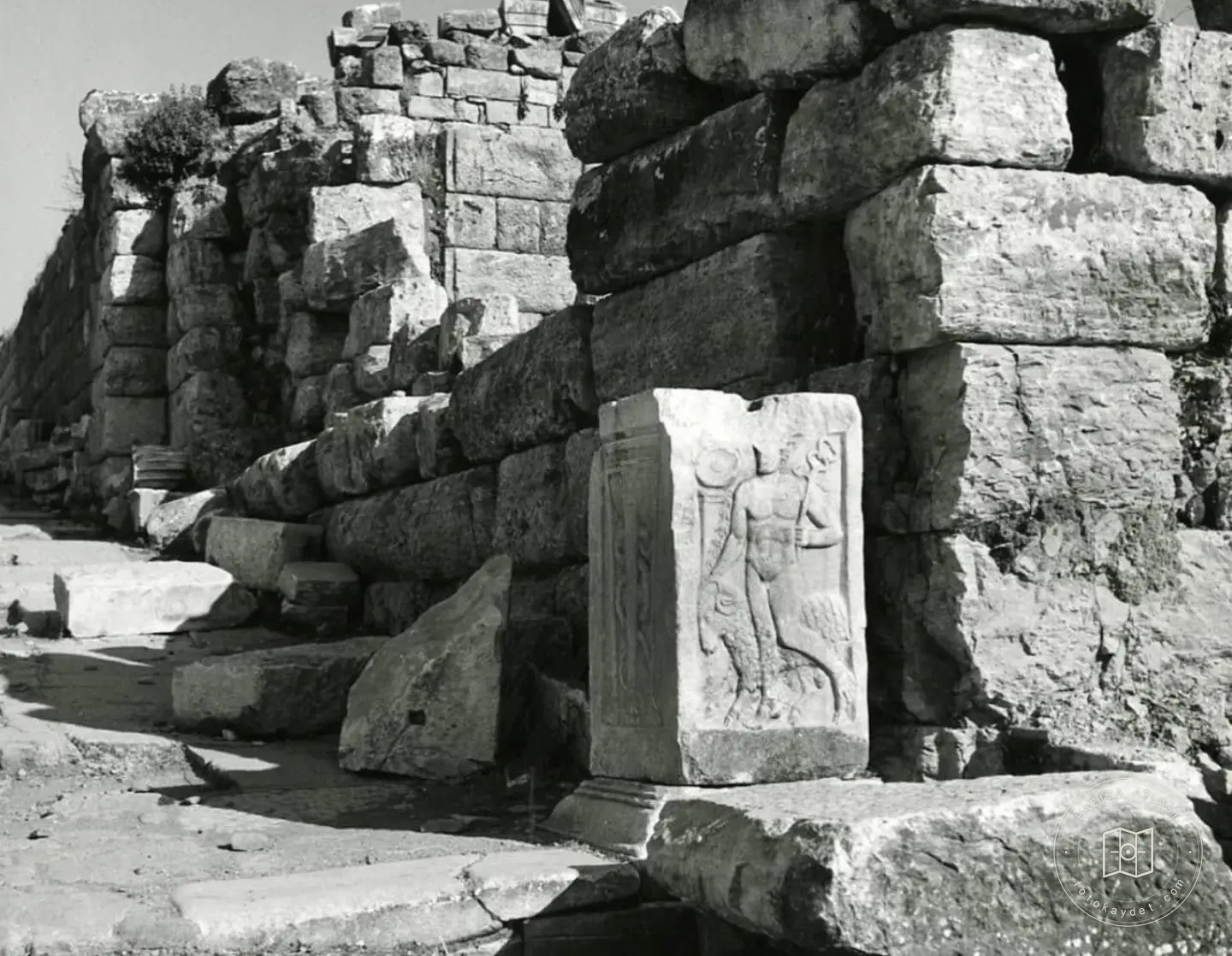 The statue of Artemis and women in the Ephesus Museum courtyard, 1962