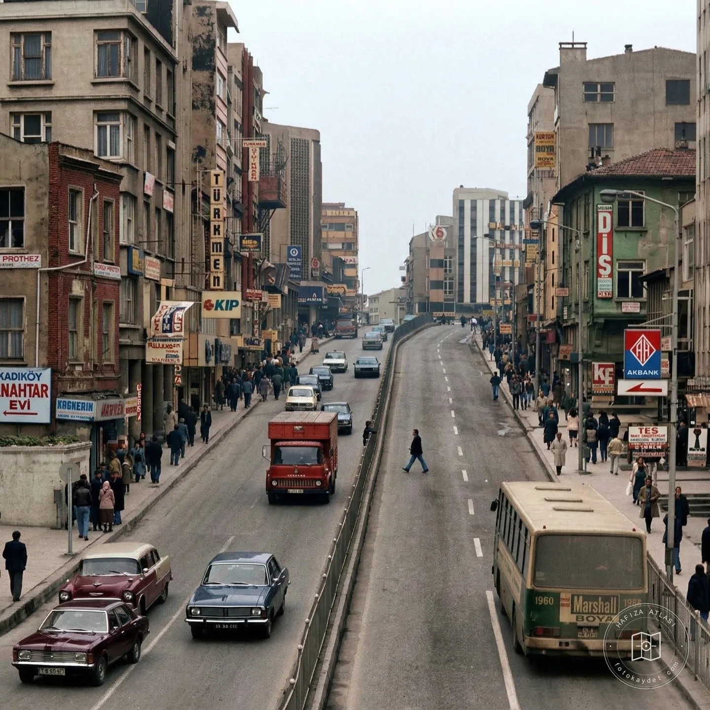 Looking towards Altıyol along Söğütlüçeşme Street, Kadıköy, 1983