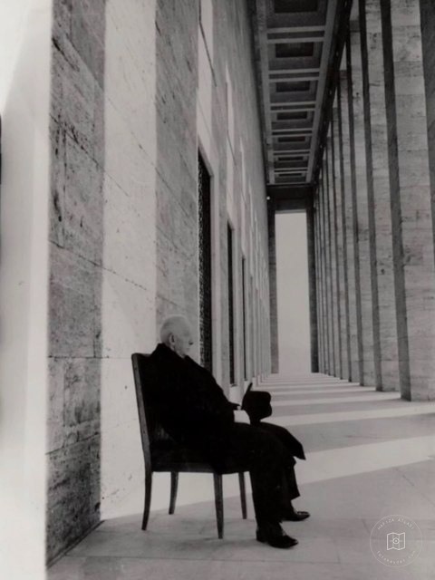 İsmet İnönü Anıtkabir’de, 10 Kasım 1973