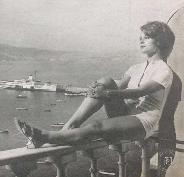 Hülya Koçyiğit Büyükada’da, 1966