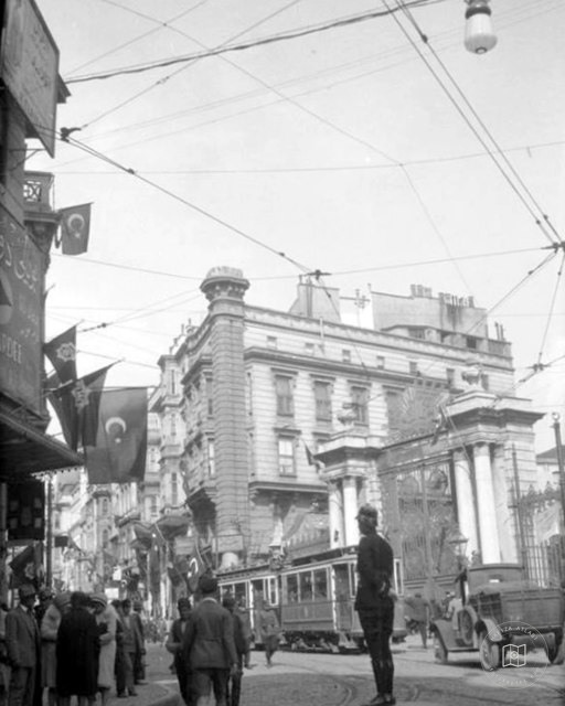 İstiklal Caddesi, Galatasaray, 1926