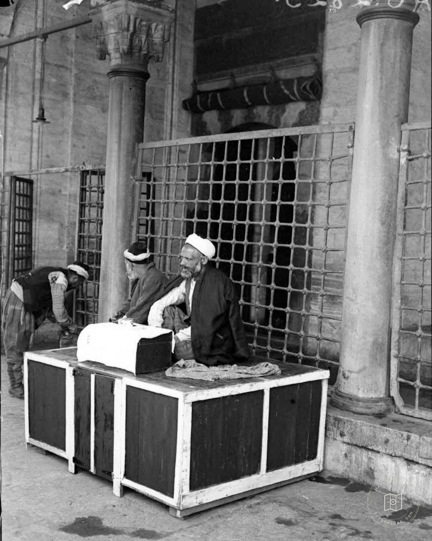 People in Istanbul, 1918
