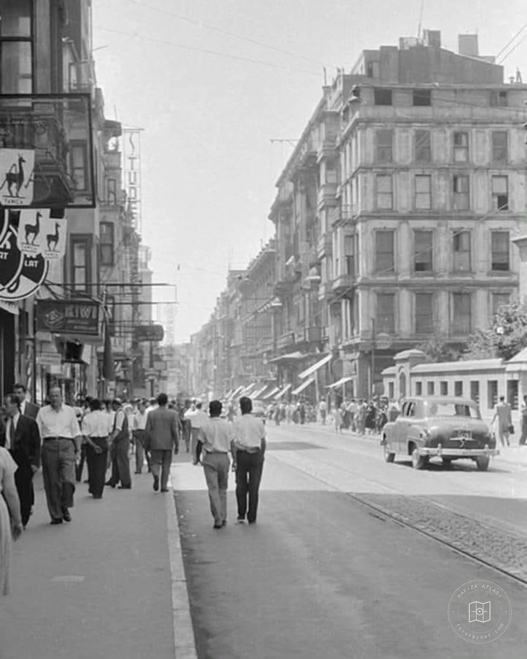 Beyoğlu İstiklal Caddesi, 1954