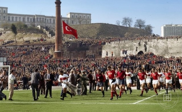 Turkey versus the USSR at Mithatpaşa Stadium, 1961