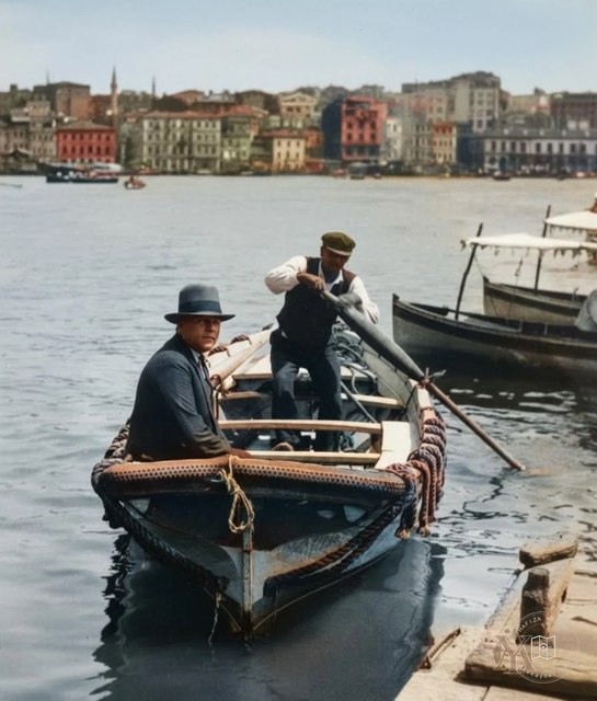 A boatman and passenger between Eminönü and Karaköy, 1948
