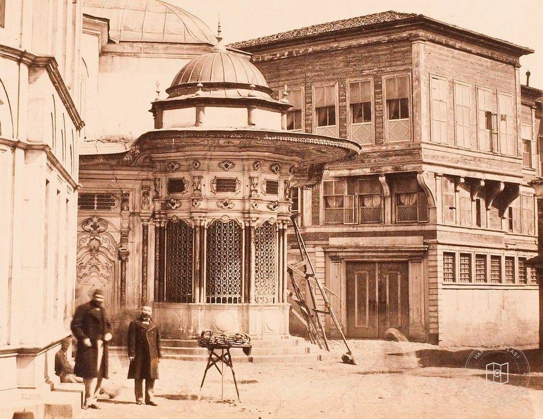 The fountain kiosk of Abdülhamid I in Bahçekapı, 1870