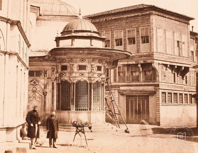 The fountain kiosk of Abdülhamid I in Bahçekapı, 1870