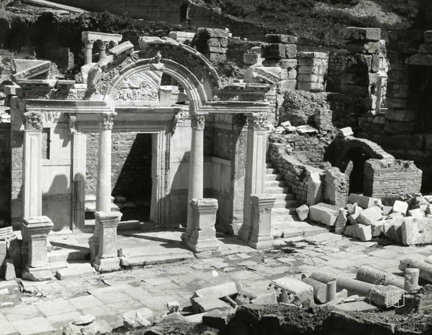The statue of Artemis and women in the Ephesus Museum courtyard, 1962