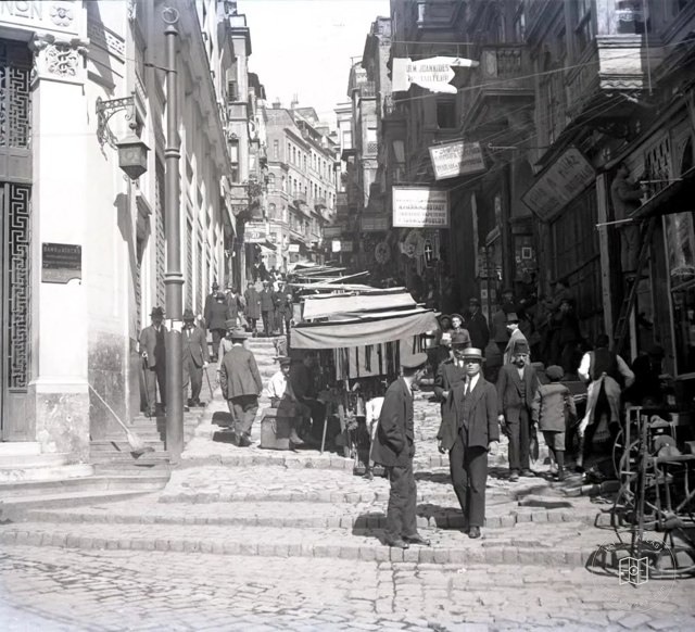 Yüksek Kaldırım, Karaköy, 1921