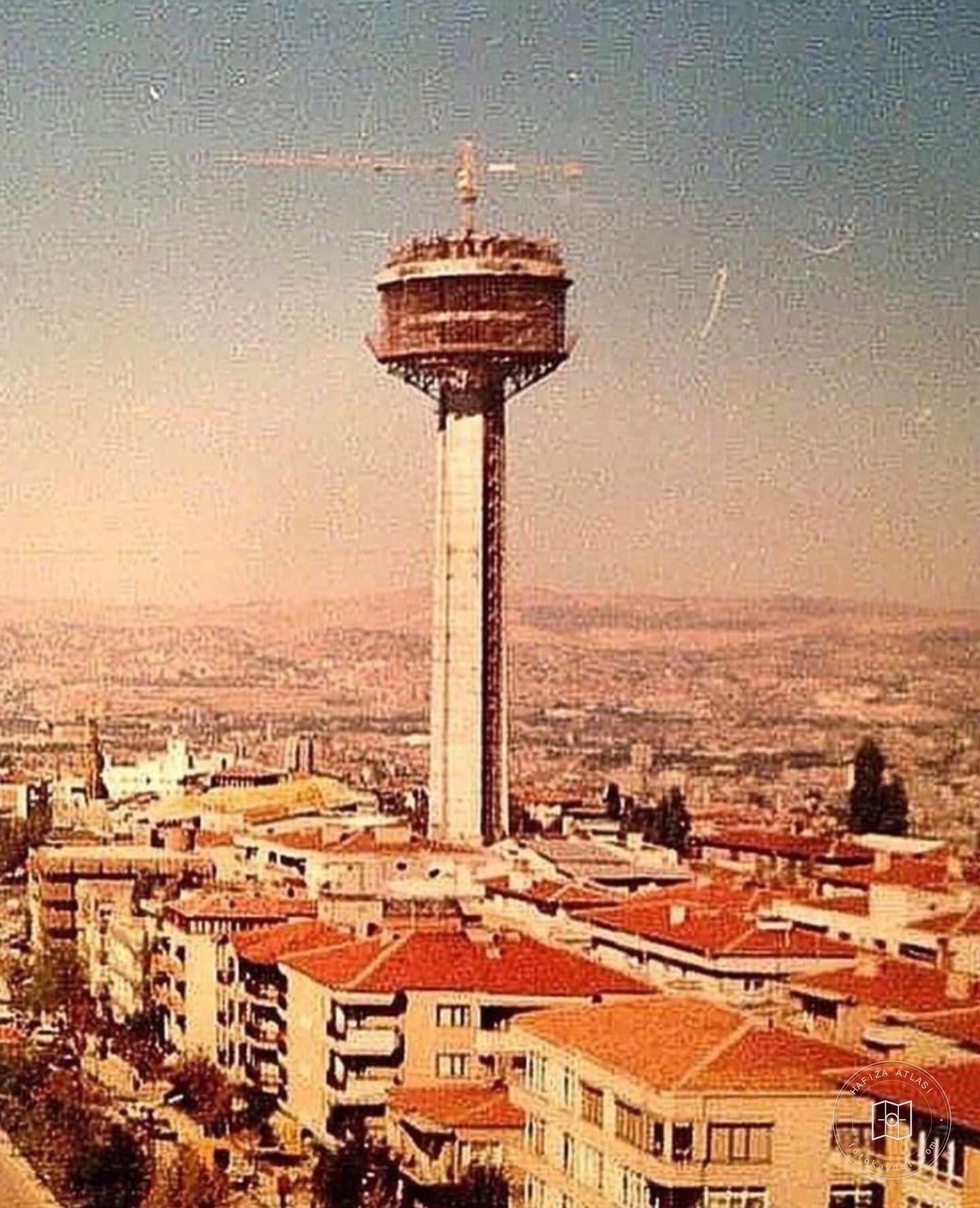 Ankara’da Atakule ve kent görünümü