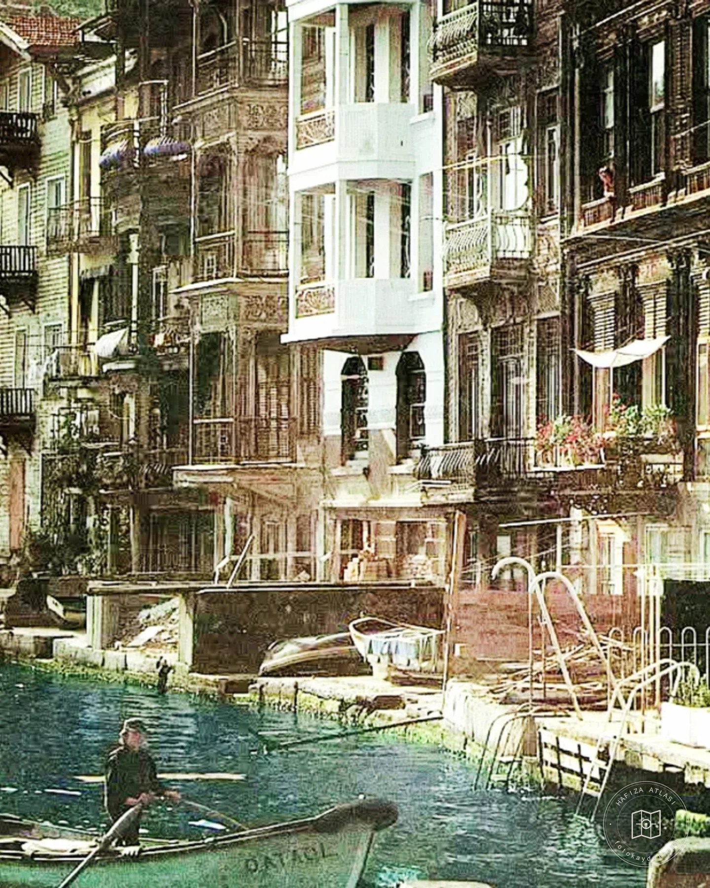 Arnavutköy kıyısı, 1975