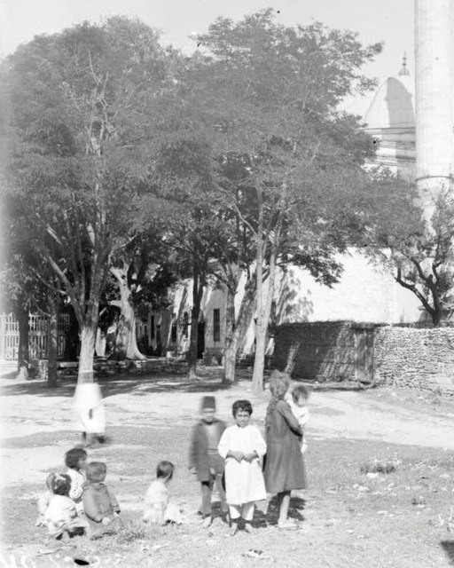 People in Istanbul, 1918