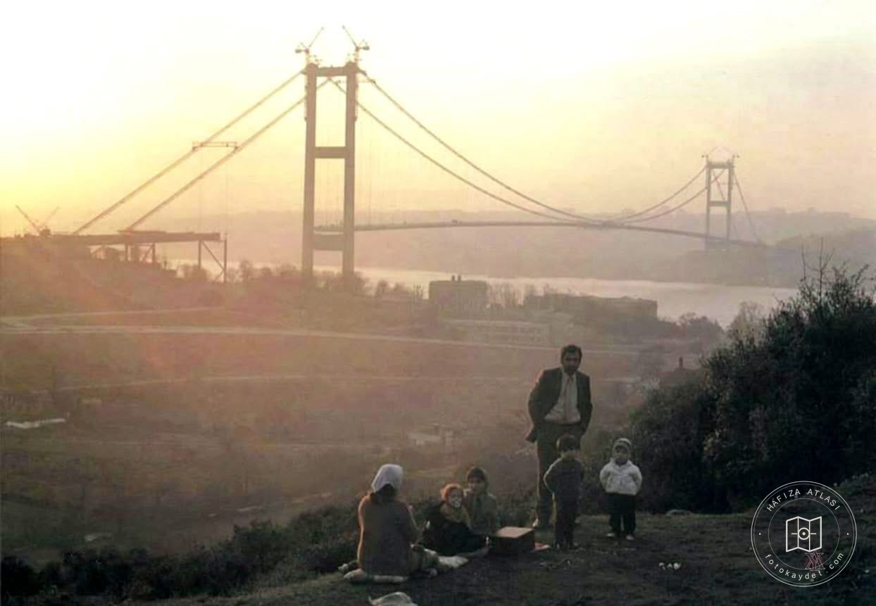 Beylerbeyi’nde Boğaziçi Köprüsü inşaatı, 1972