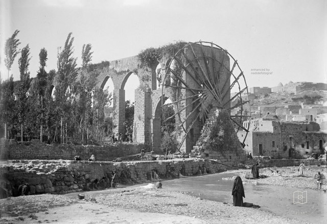 Daily life along the Orontes in Hama, 1902