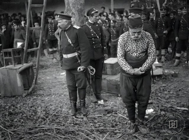 A villager praying before execution in Svilengrad, 1912