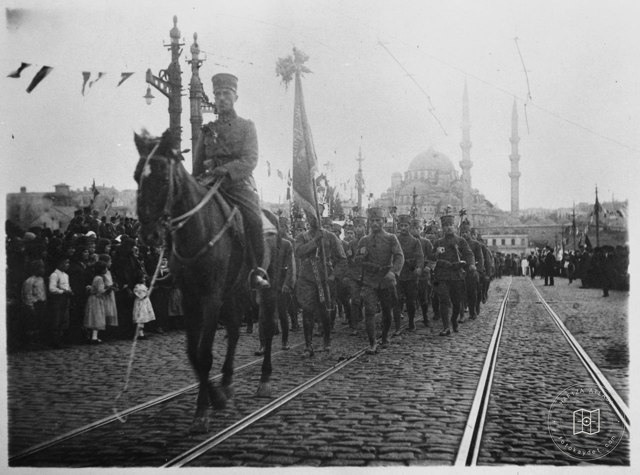 Turkish soldiers on Galata Bridge