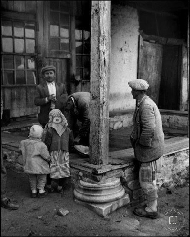 Ara Güler's photographs of Geyre