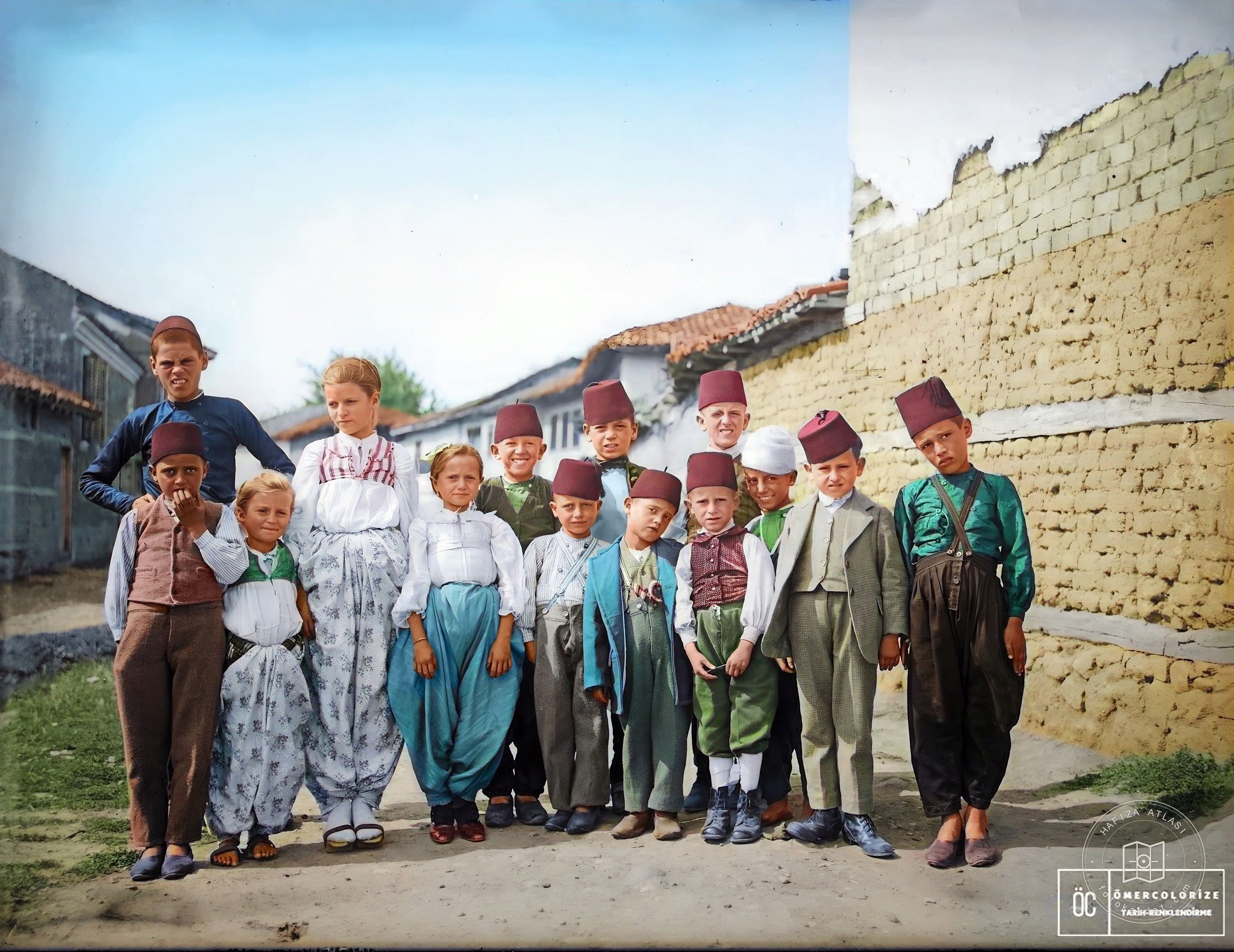 Turkish children in festive clothing in Mitrovica, 1900
