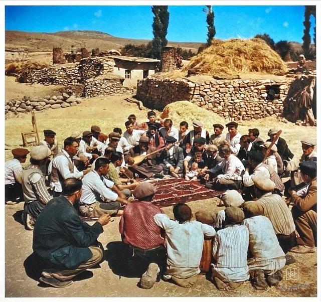 Aşık Veysel'i dinleyenler, 1956