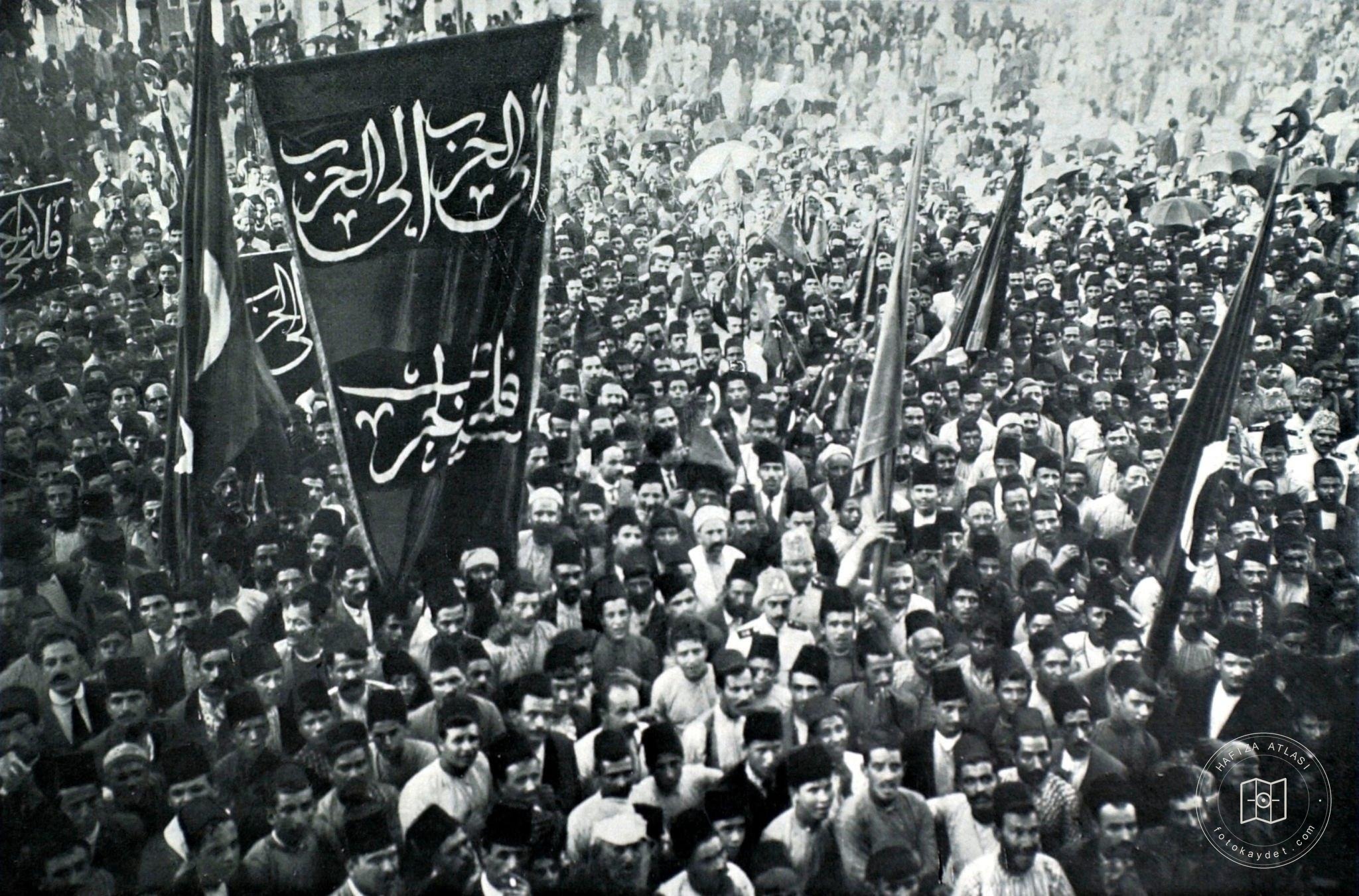 A Balkan War rally in Beirut, 1912