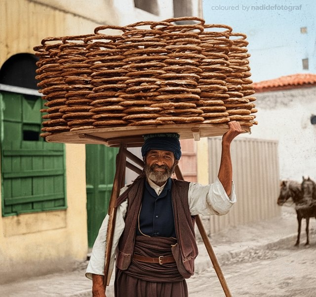 A simit seller in Istanbul, 1903