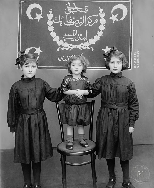 A girls' primary school in Kastamonu, around 1910