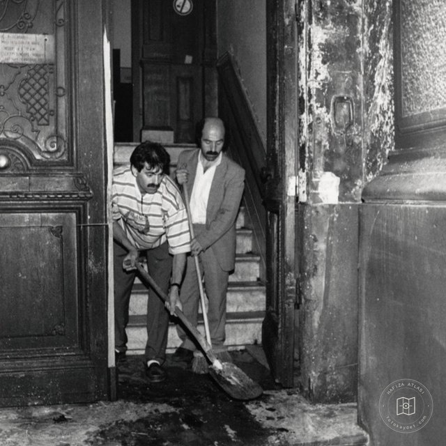 Cleaning after an attack on the Turkish consulate in Rotterdam, 1990