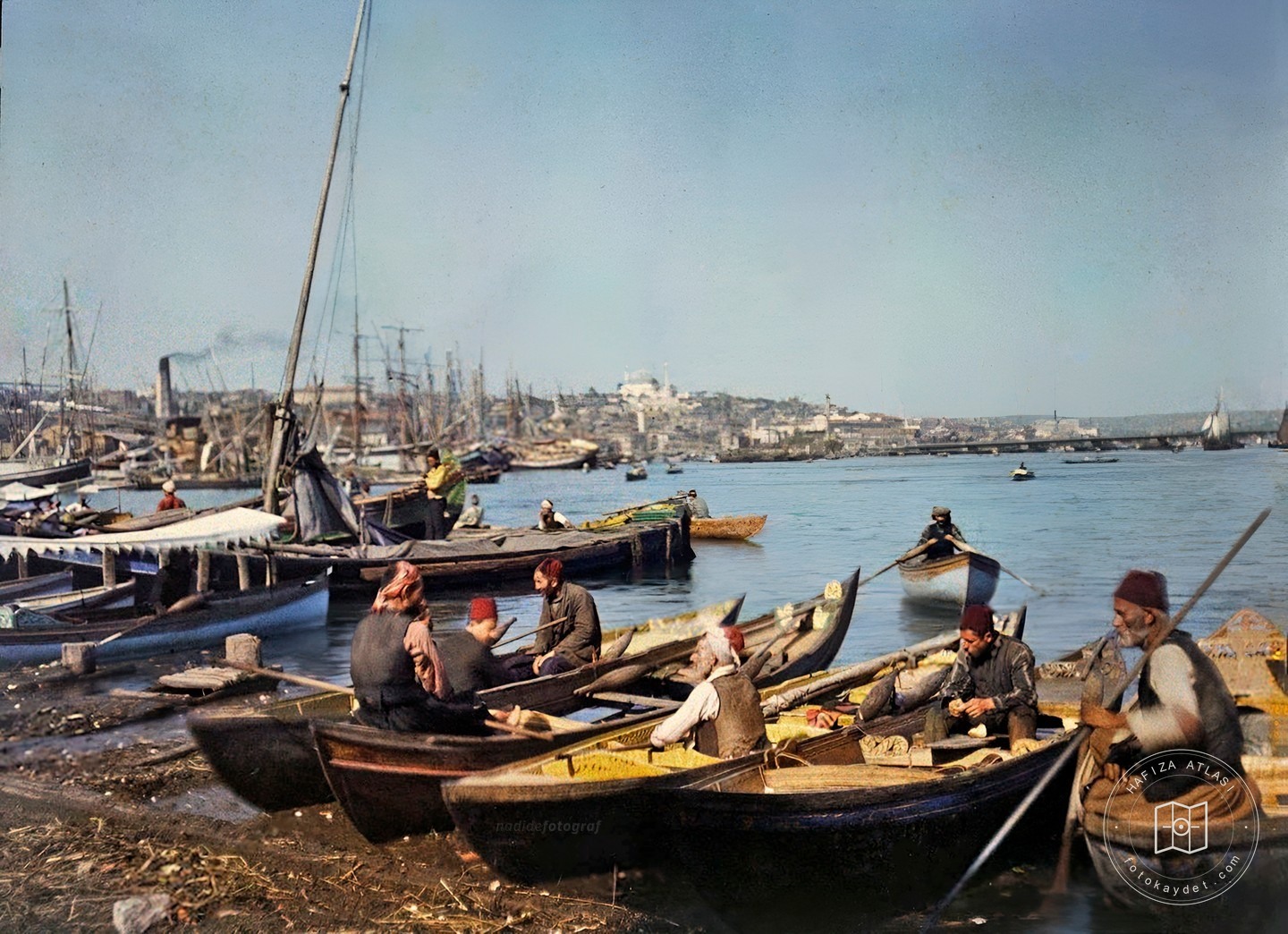 İstanbul'da kayıkçılar, 1908