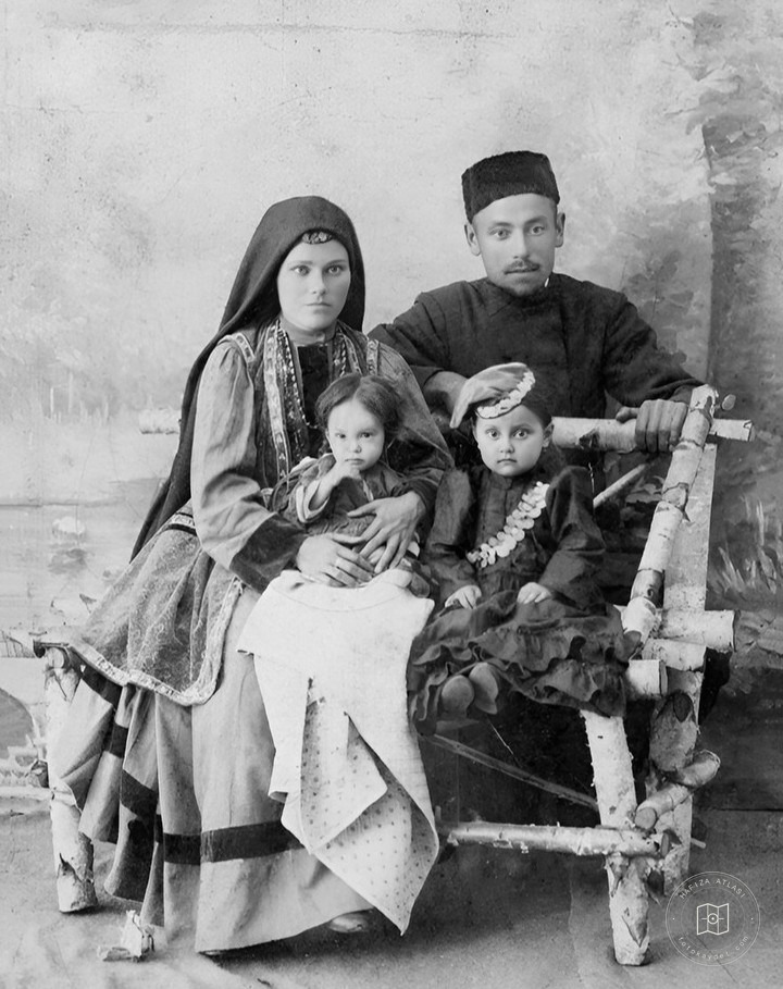 Tataristan'da aile portresi, 1904