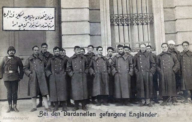 British submarine crew captured at Çanakkale