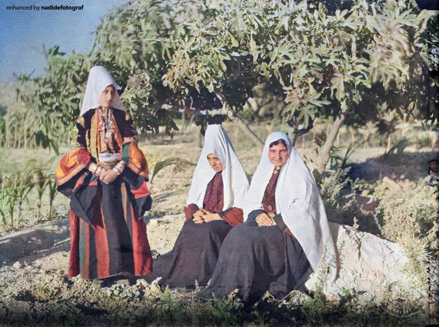 Christian Palestinian women in Bethlehem, 1918