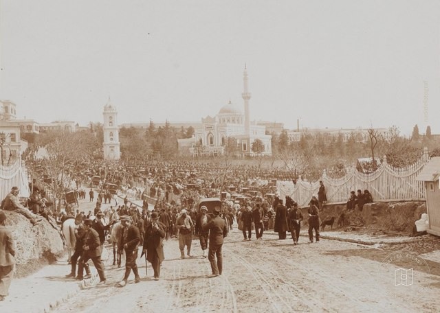 The Friday procession at Yıldız Hamidiye Mosque, 1901
