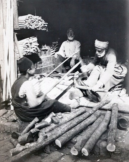 Making rolling pins, 1914–1918