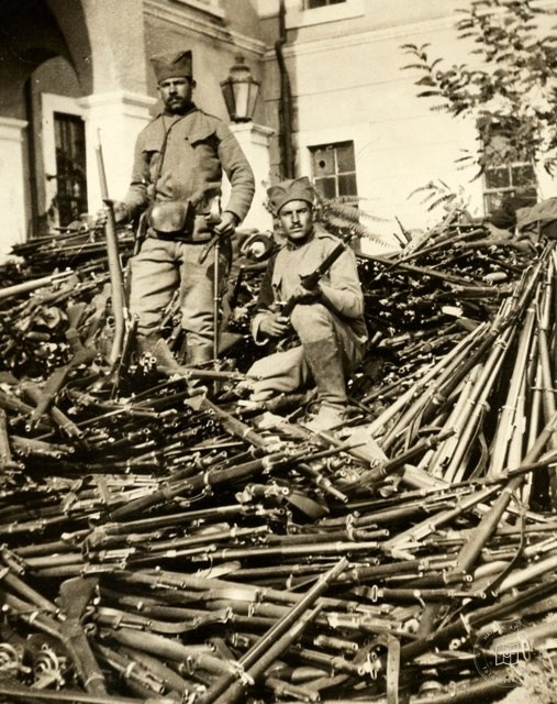 Captured Ottoman rifles in Skopje, 1912