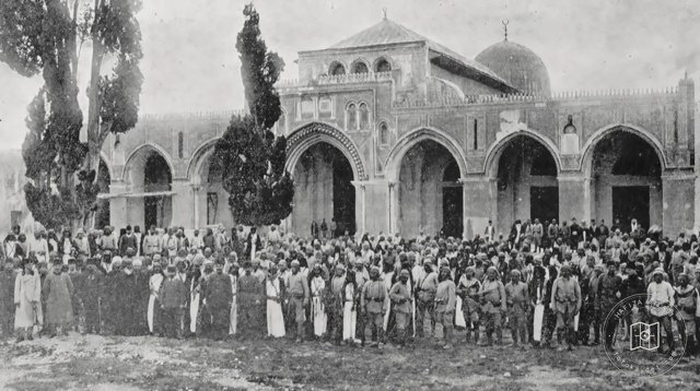 Ottoman soldiers at Al-Aqsa Mosque, 1915
