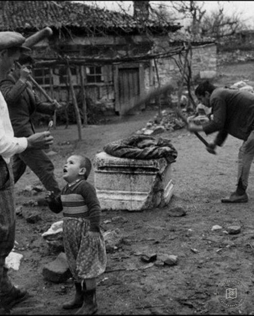 Ara Güler's photographs of Geyre