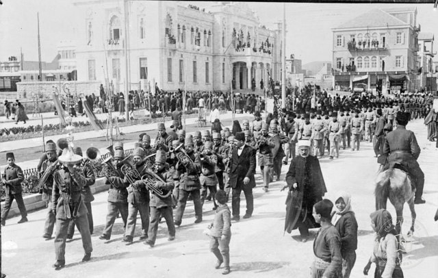 Şam Askerî Rüştiyesi öğrencilerinin geçidi, 1914–1918