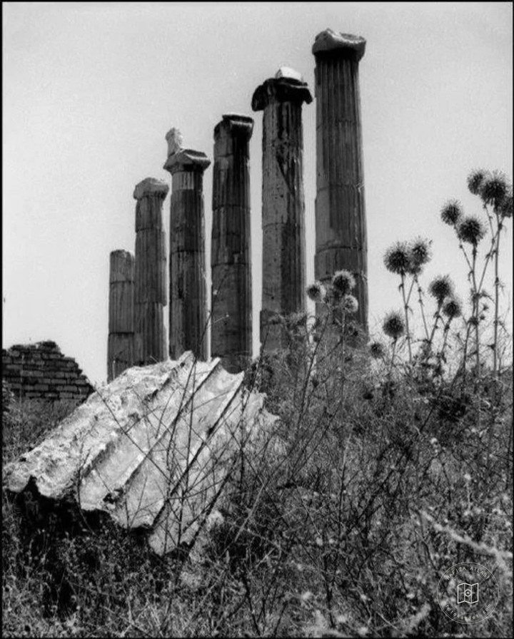 Ara Güler's photographs of Geyre