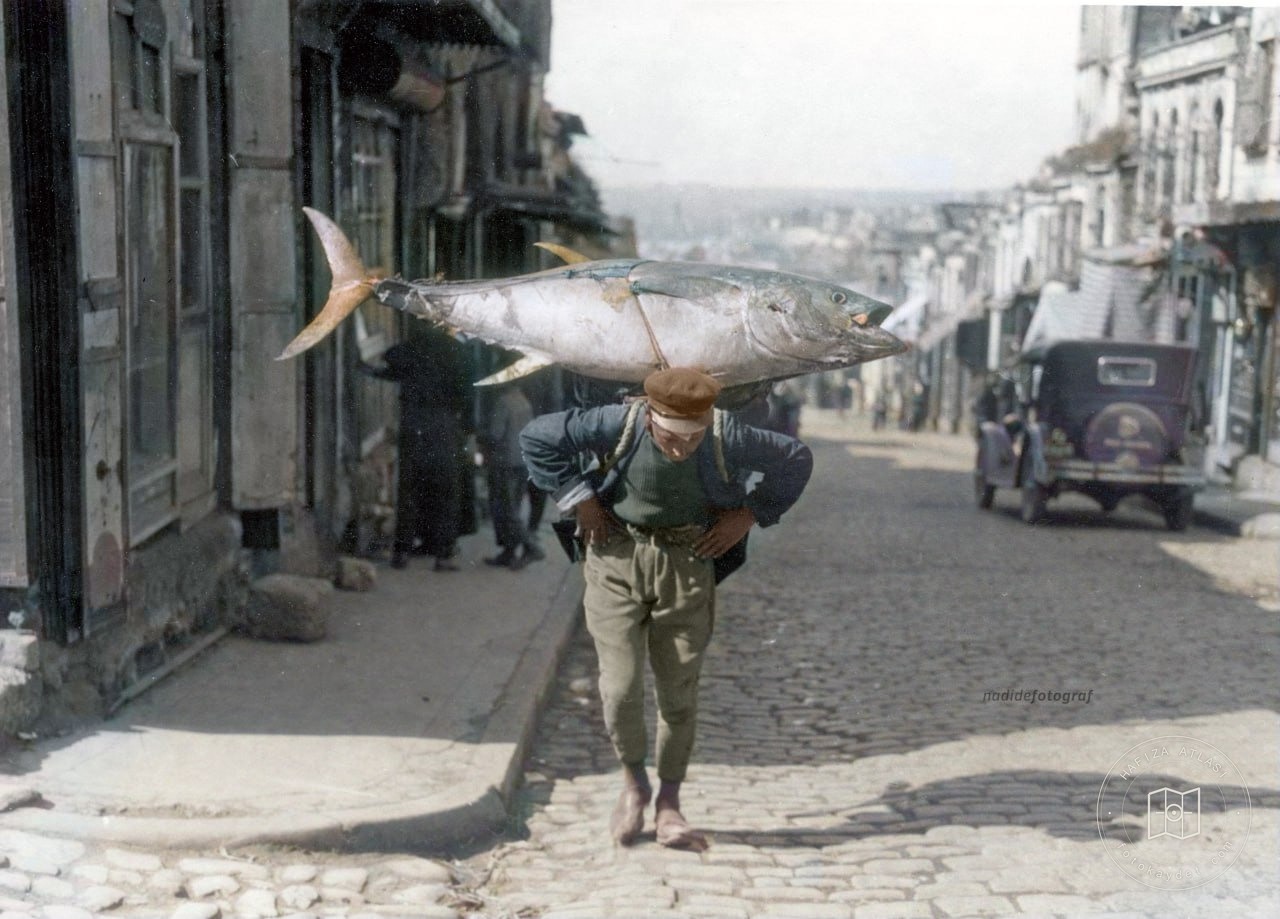 A tuna porter in Eminönü, 1933