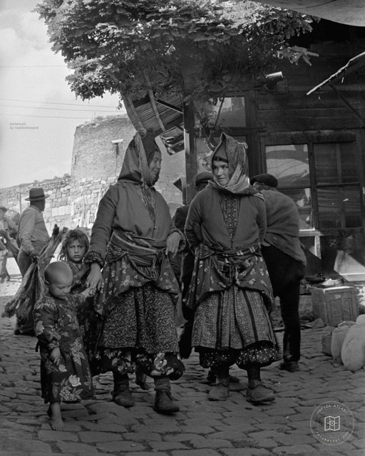 Ankara Kalesi'nde Yörük kadınlar, 1952