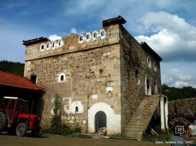 Istok — J.Muzliukaj Kule Evi