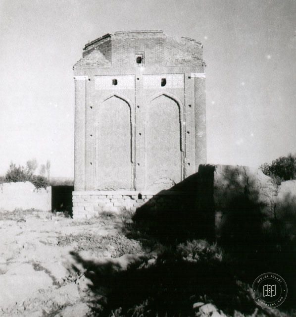 Meraga — Kızıl Kümbet