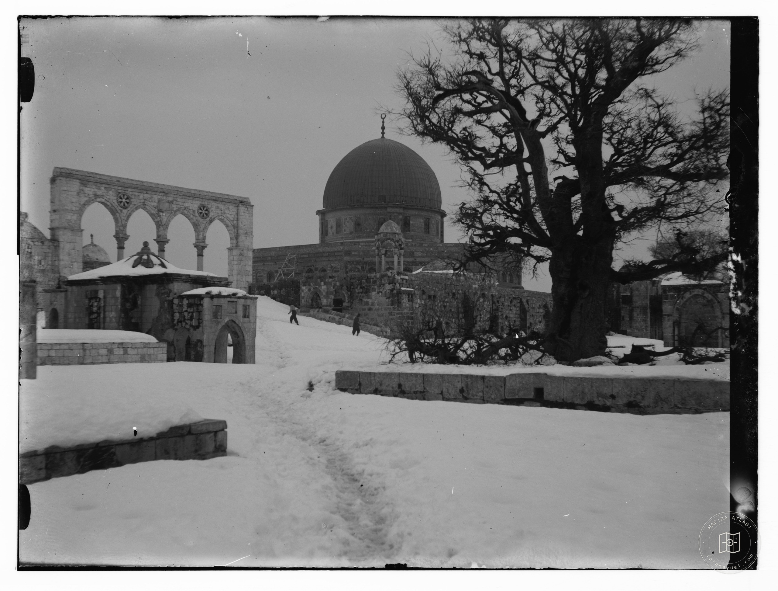 Snow in Jerusalem, 1921. Snow and the mosque