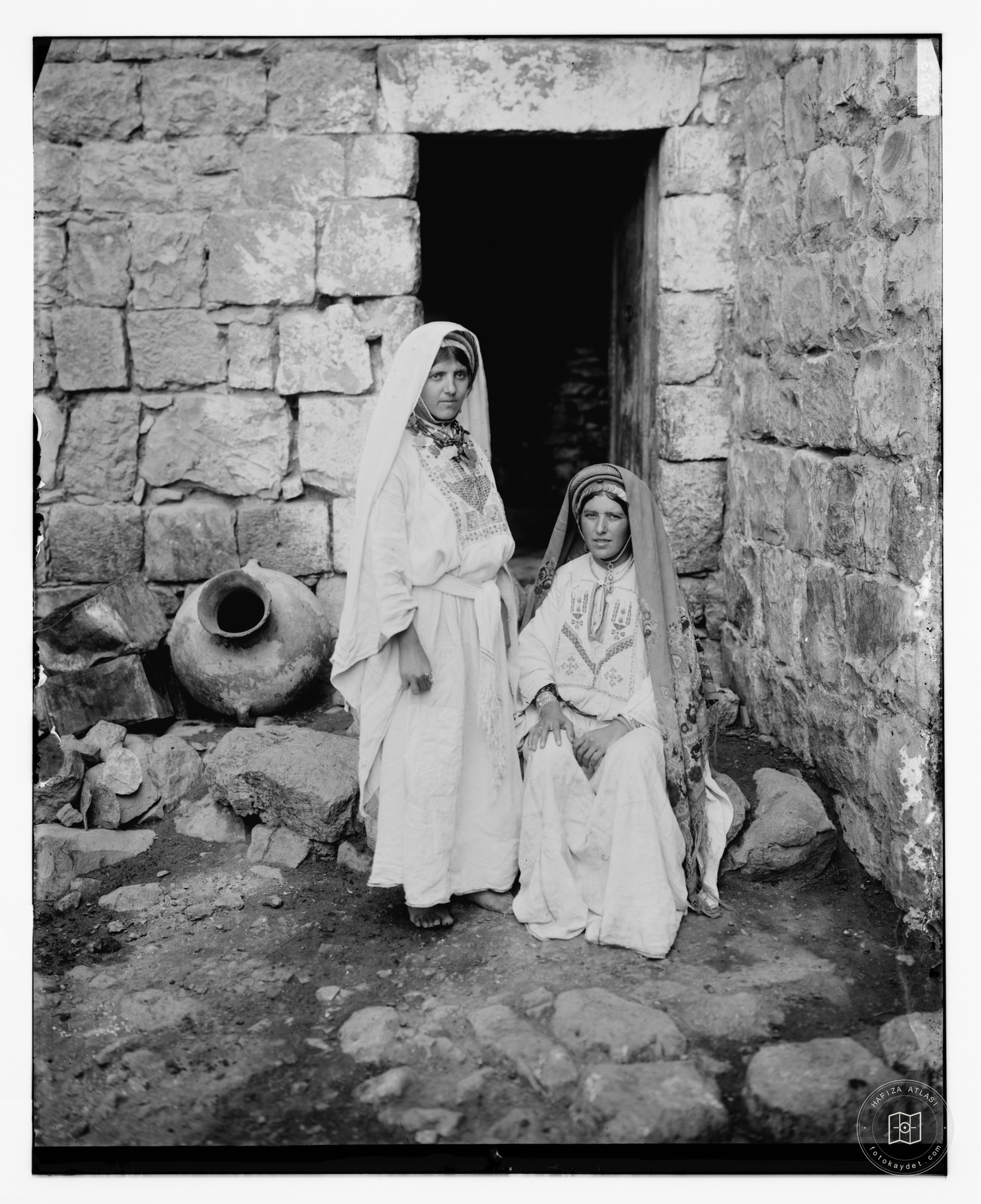 Ramallah — Geleneksel kıyafetli kadınlar