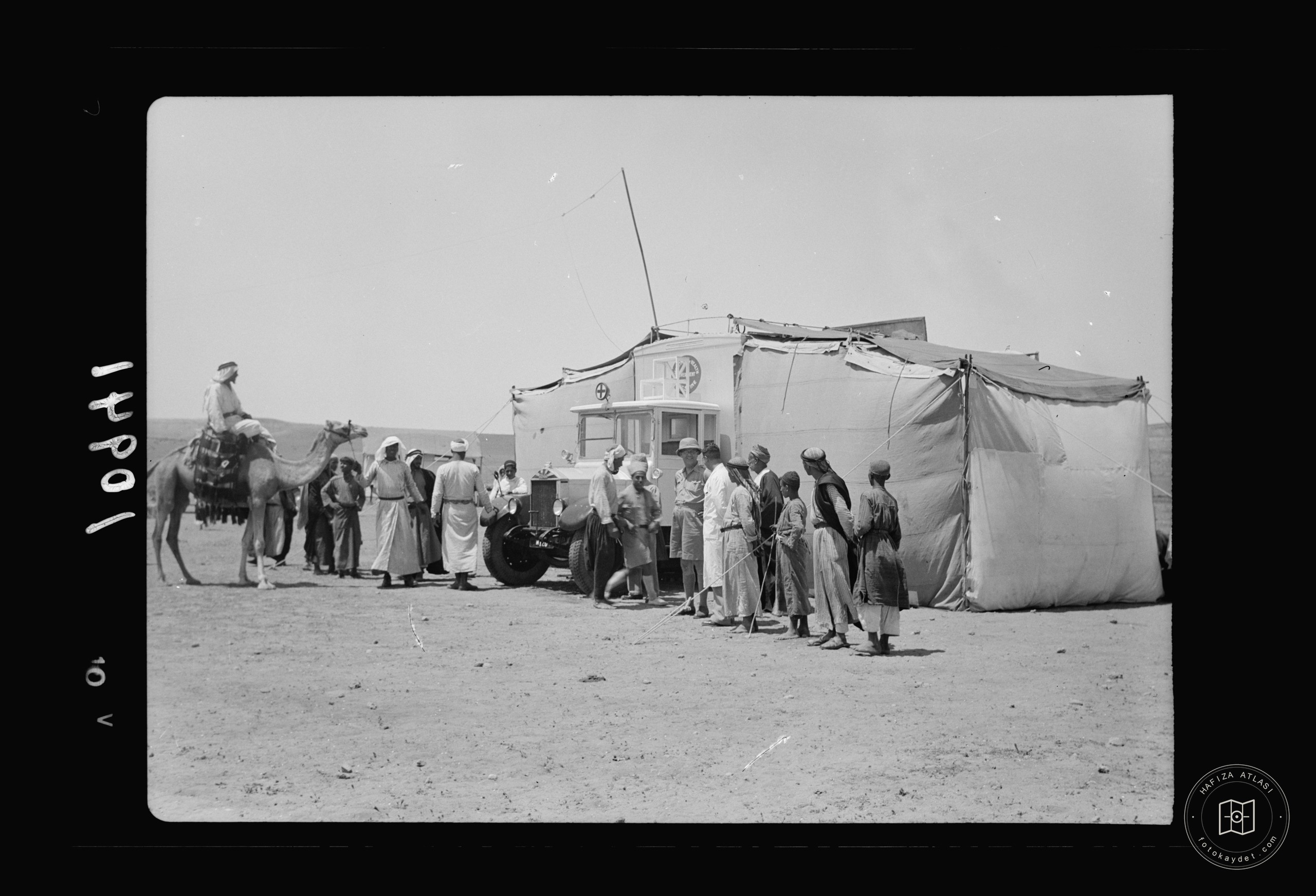 Mobile ophthalmic van "pitched for work" — mobile eye clinic near Gaza