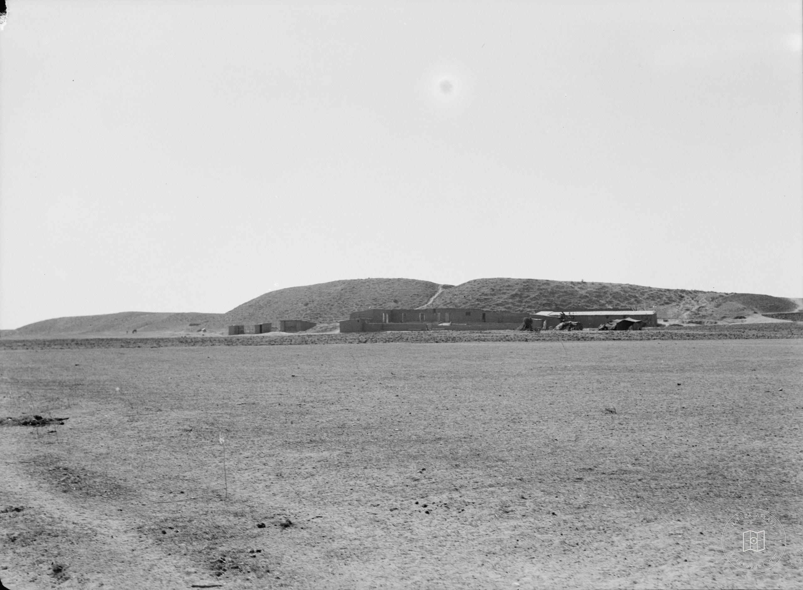 Excavations. Wady Ghazzeh (south of Gaza). The Wady Ghazzeh mounds. Site of earliest Egyptian town in Palestine