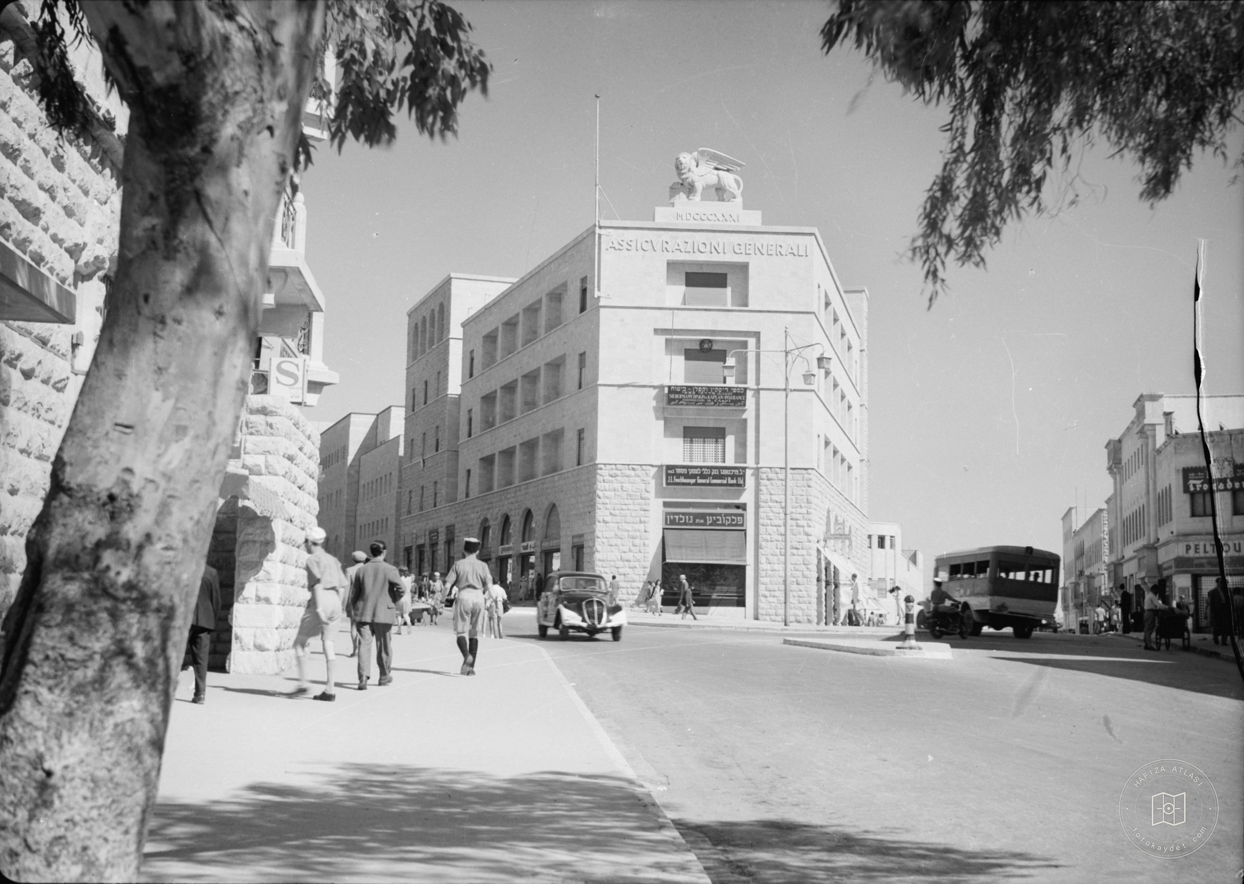 Jaffa Rd. at junction Princess Mary Ave
