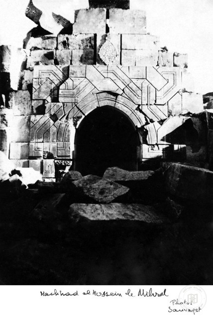 Aleppo — Mashhad al-Husayn — damaged arch and ruins