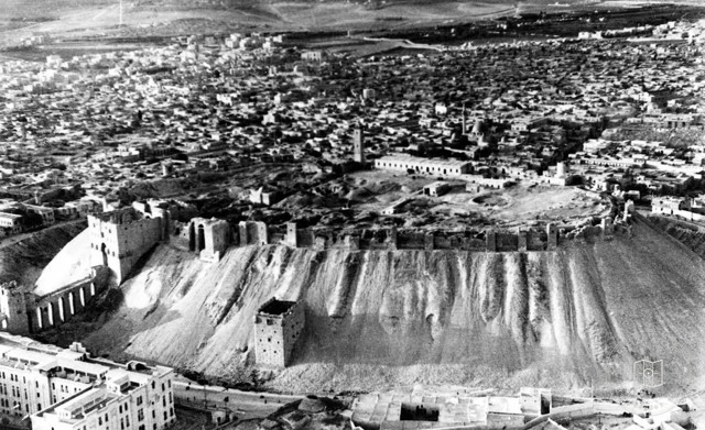 Aleppo — Aerial view of the citadel and city